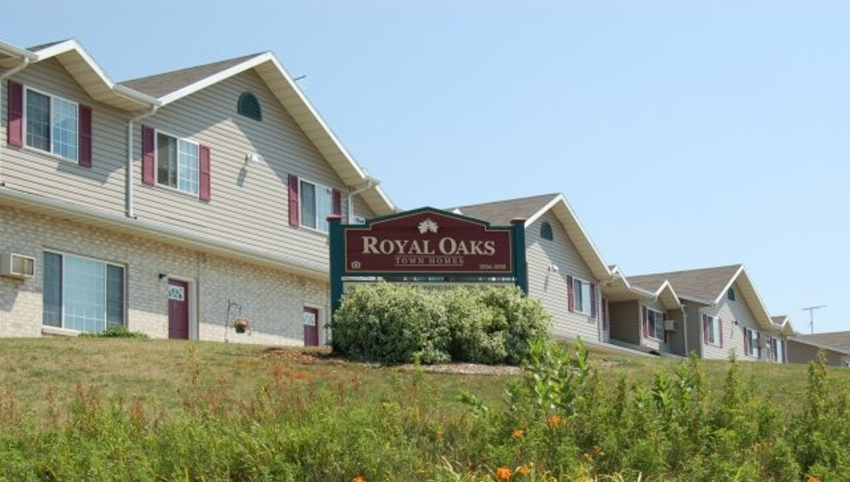 Royal Oaks Townhomes Paramark Real Estate