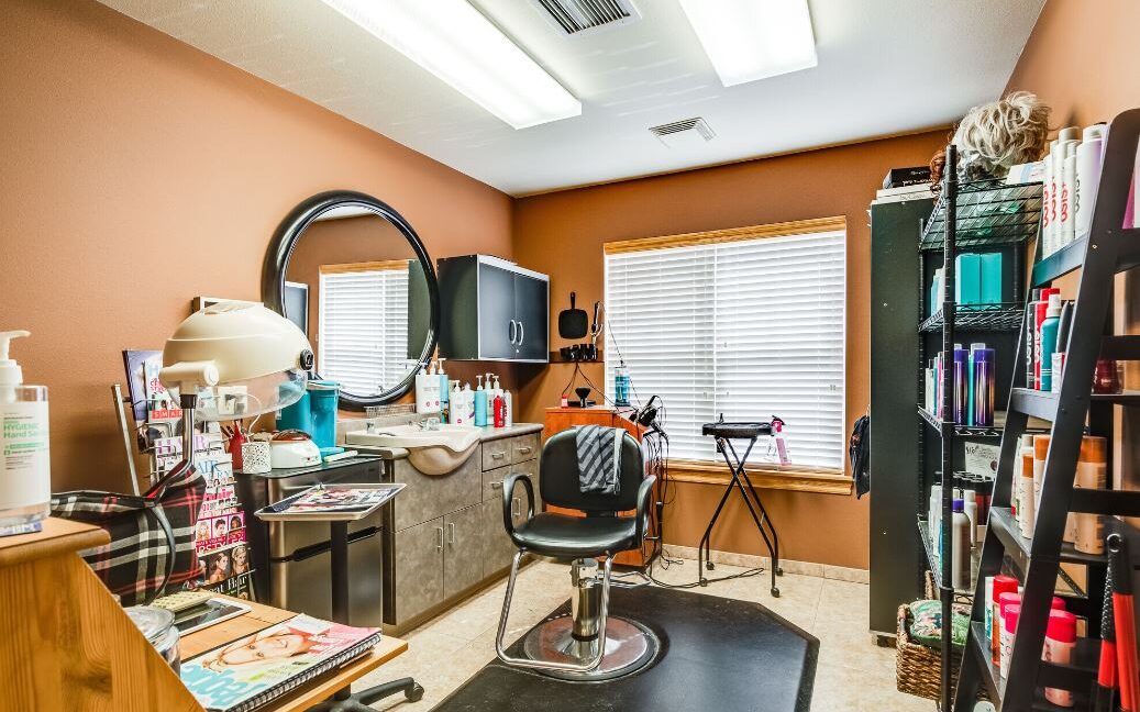 community hair salon