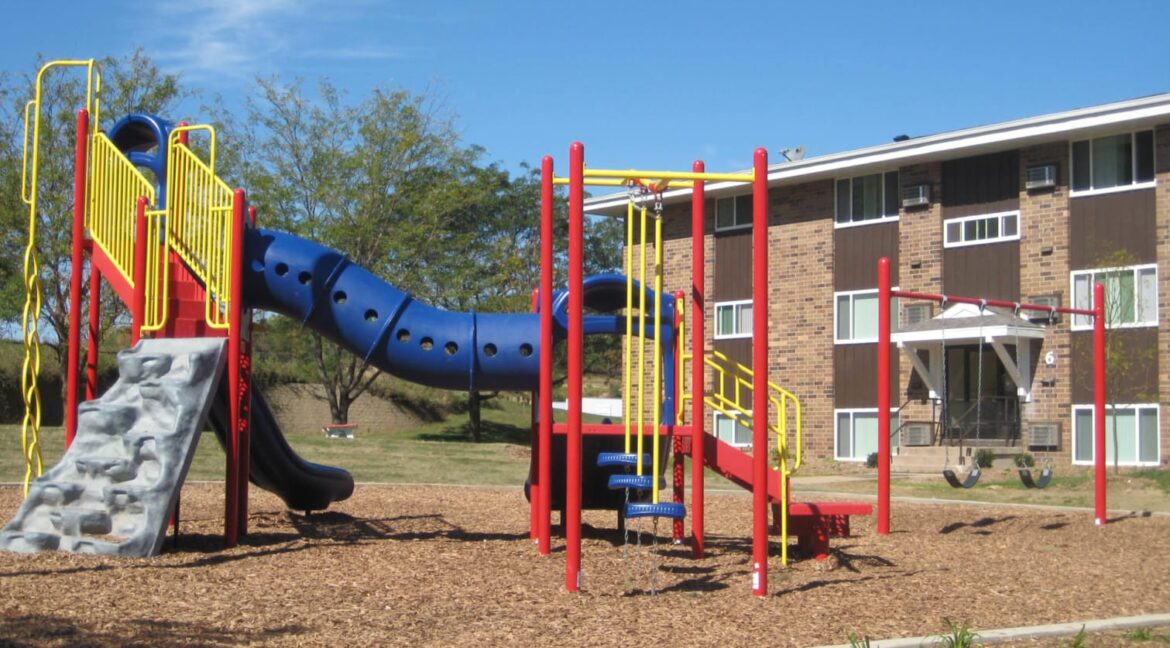 dominium-hillside park-4 - playground-ml-web